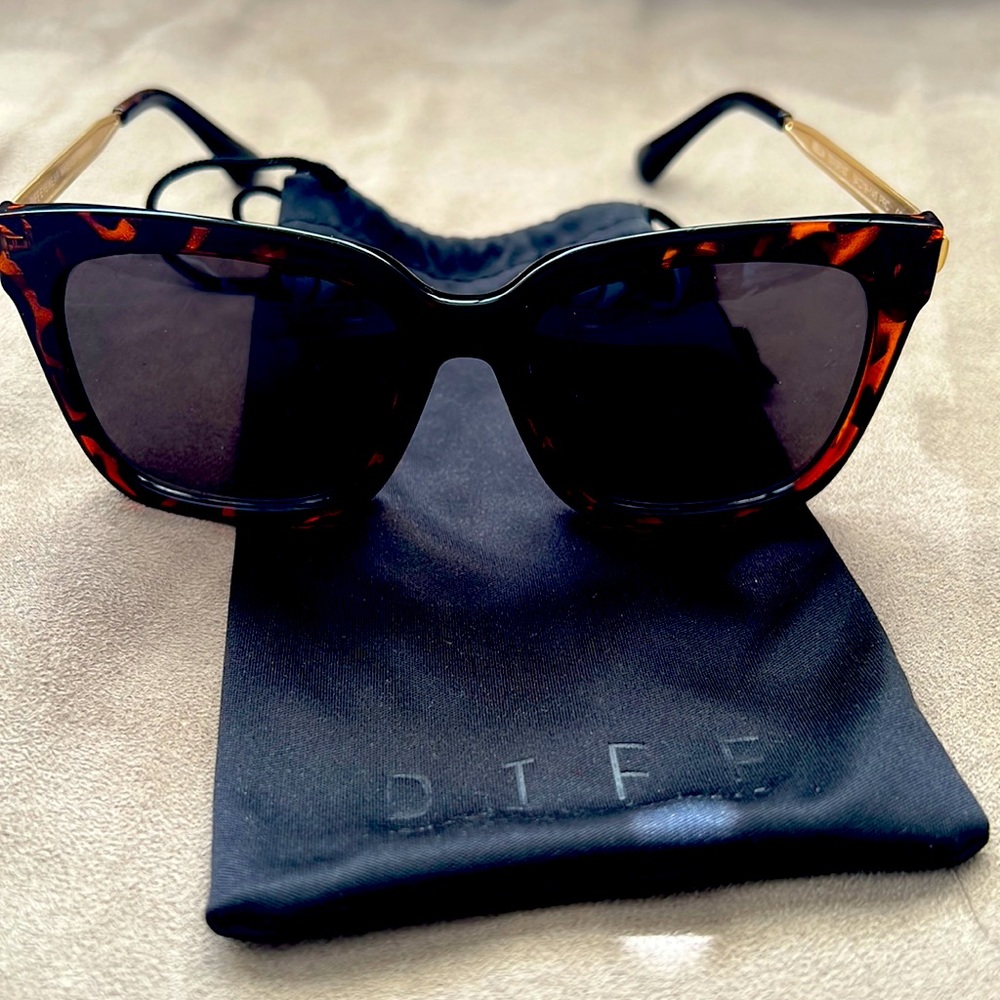 Diff Bella Sunglasses Tortoise